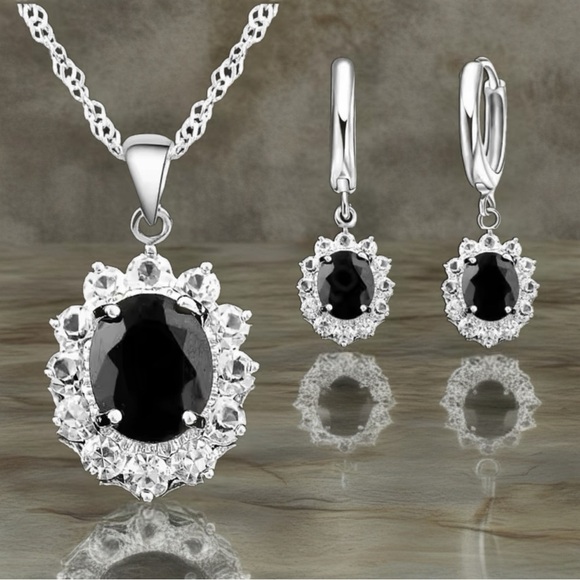 NIB 925 Sterling Silver & CZ Pendent Necklace and Earring Set - Picture 1 of 12